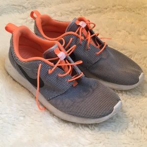 Men's Nike Roshes- Size 10